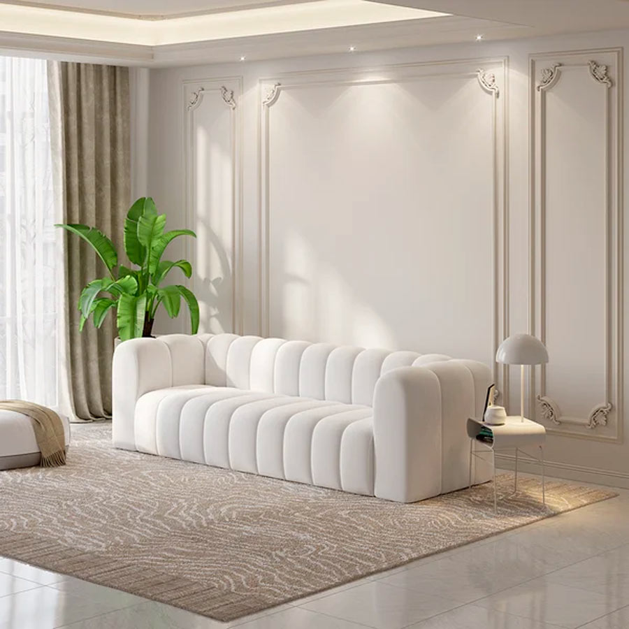 Un fauteuil en tissus velours qualité premium traité Anti-tache couleur blanc beige clair assise Moelleuse confortable en HR structure en bois massif livraison partout au Maroc gratuite pour villa appartement ou espace bureau accueil mobilier professionnel Casablanca Rabat Marrakech Tanger 