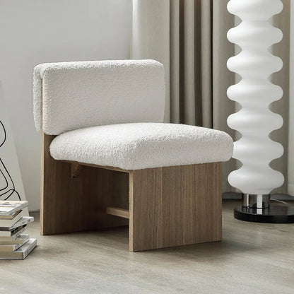 Fauteuil design contemporain et minimaliste structure en bois massif et MDF effet chêne assise et dossier confortable en mousse HR et tissus Bouclette blanc Anti-tache disponibles livraison a domicile Casablanca Rabat tanger Marrakech Maroc design prix promotion offre pas cher sketch design maroc