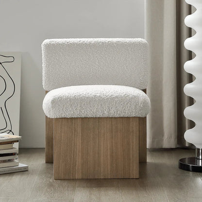 Fauteuil design contemporain et minimaliste structure en bois massif et MDF effet chêne assise et dossier confortable en mousse HR et tissus Bouclette blanc Anti-tache disponibles livraison a domicile Casablanca Rabat tanger Marrakech Maroc design en promotion 